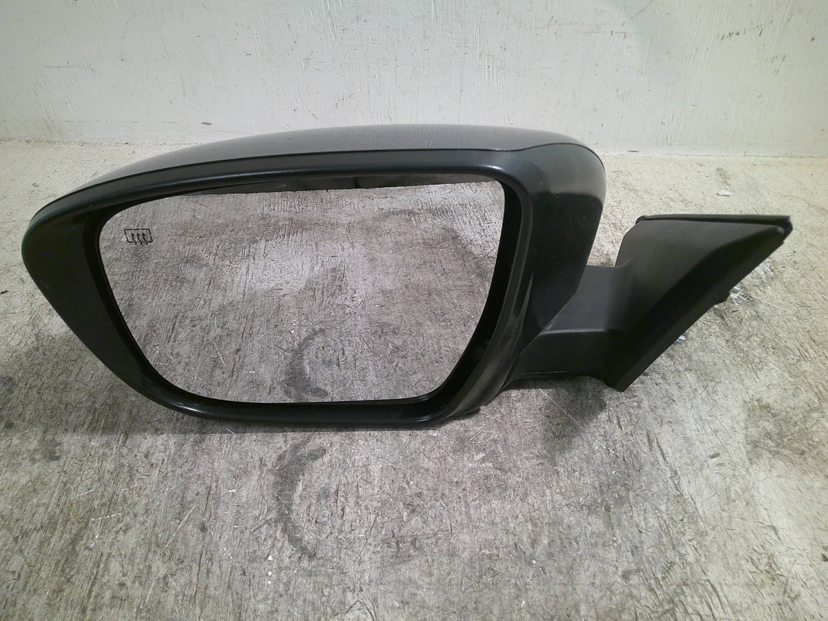 Pre-Owned 15-16 Nissan Rogue  Driver Side Door Mirror W/ Camera   (Good)